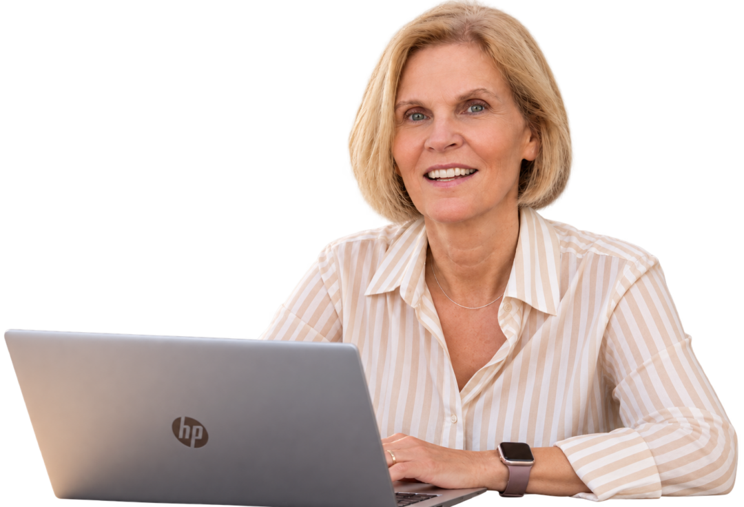 Claudia Bischoff am Laptop